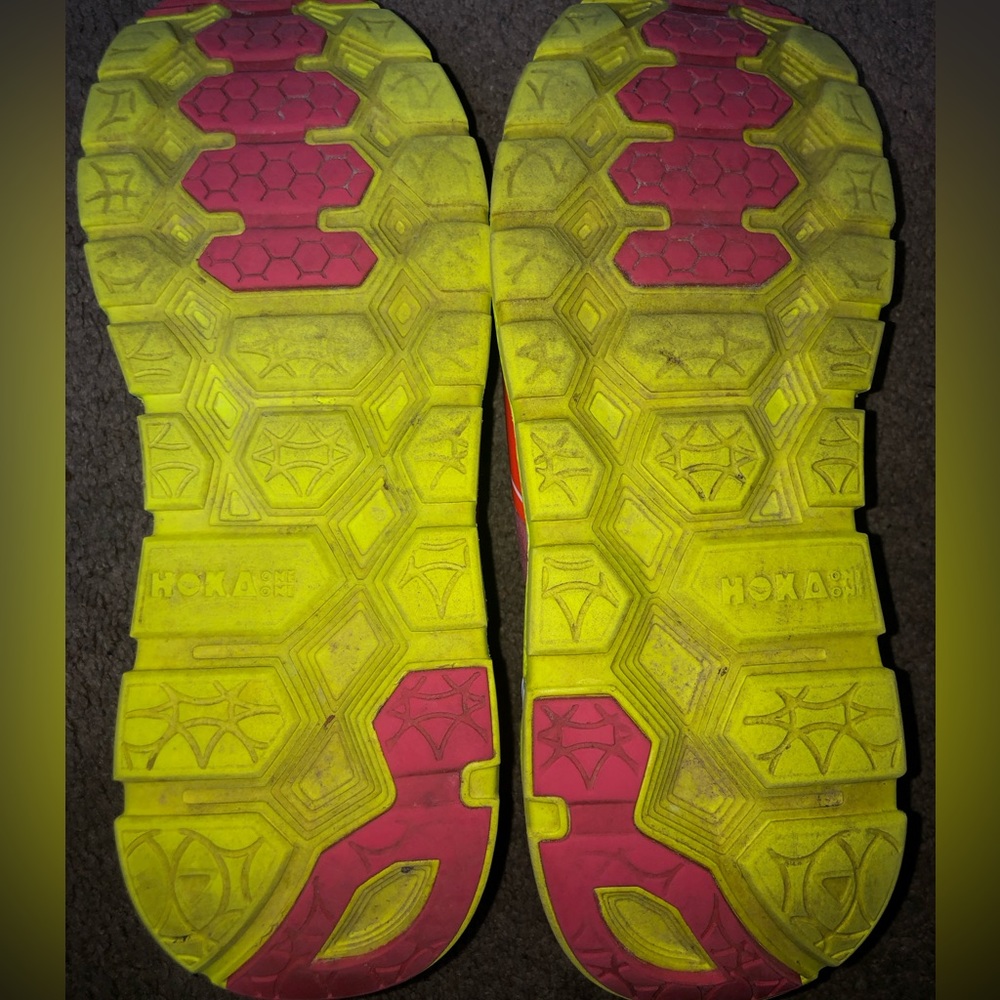 hoka one one tennis shoes